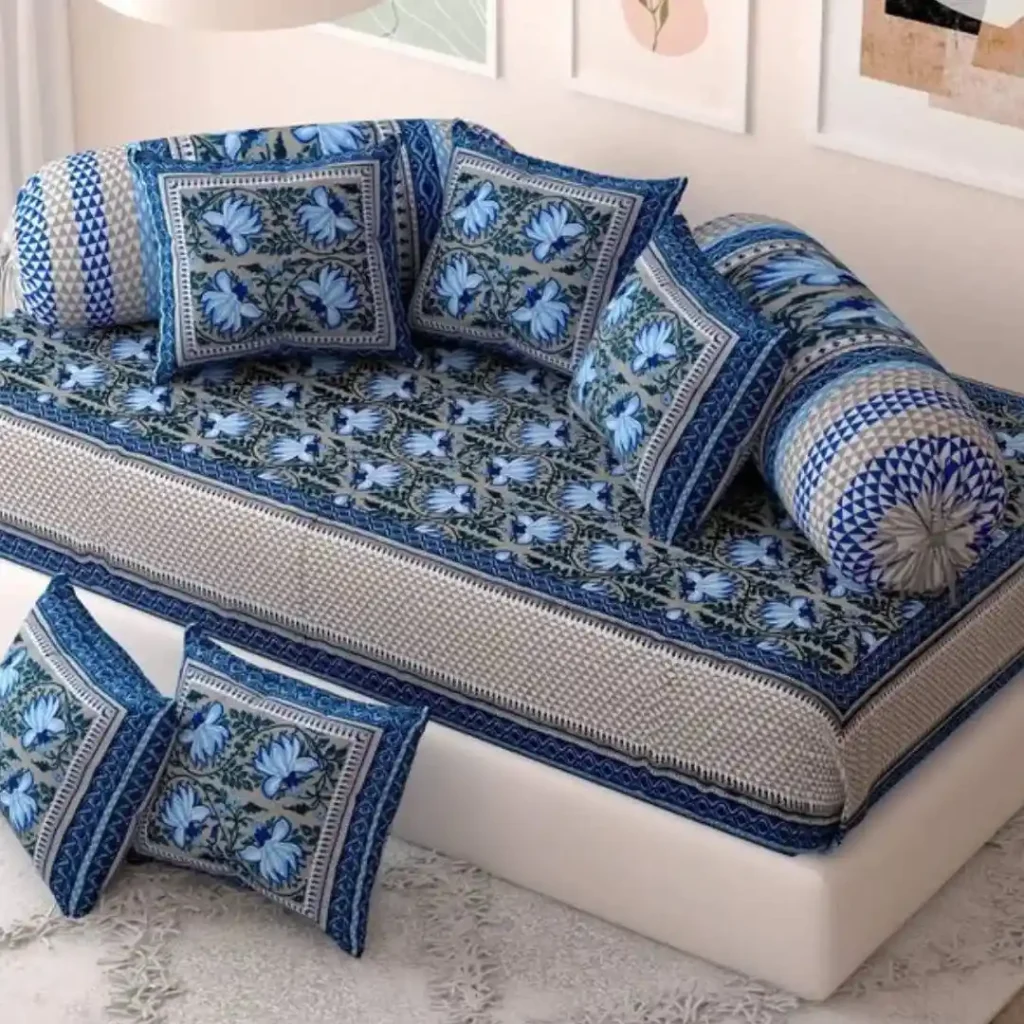 How to cover a sofa bed – using a protective fabric cover