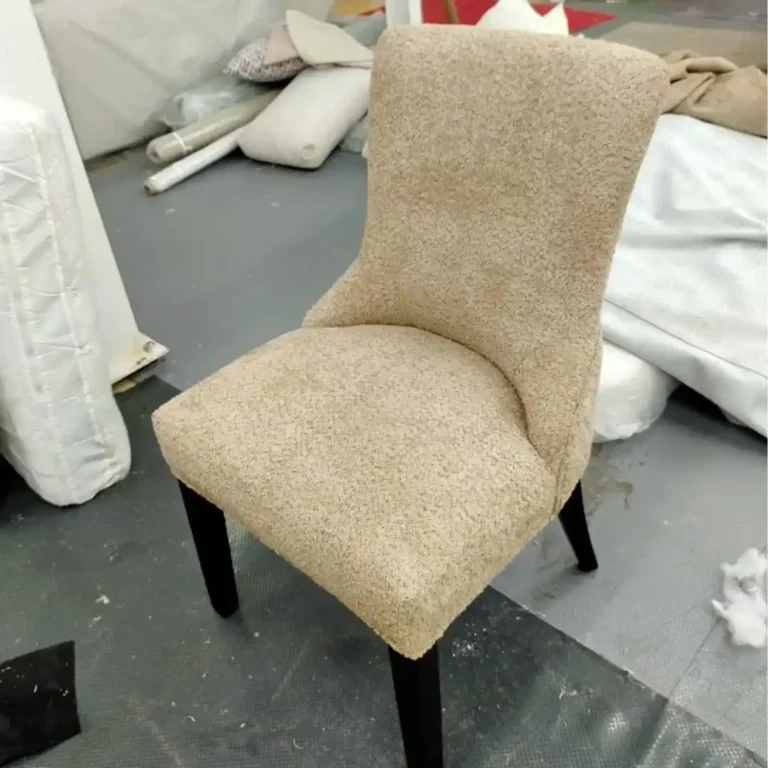 Expert tips on selecting the ideal dining chair for your home, focusing on style, comfort, and durability.